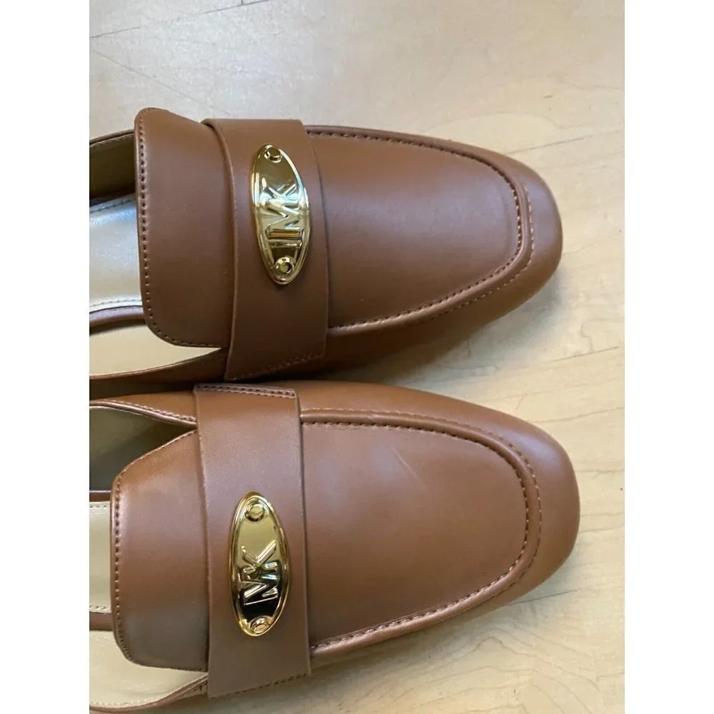 Michael Michael Kors BNWT "Ashley" tan brown logo plate mules women NEW - Picture 8 of 8